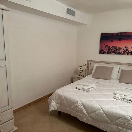 Lightblue-Celeste Central Apartment In Порто Ротондо Екстериор снимка