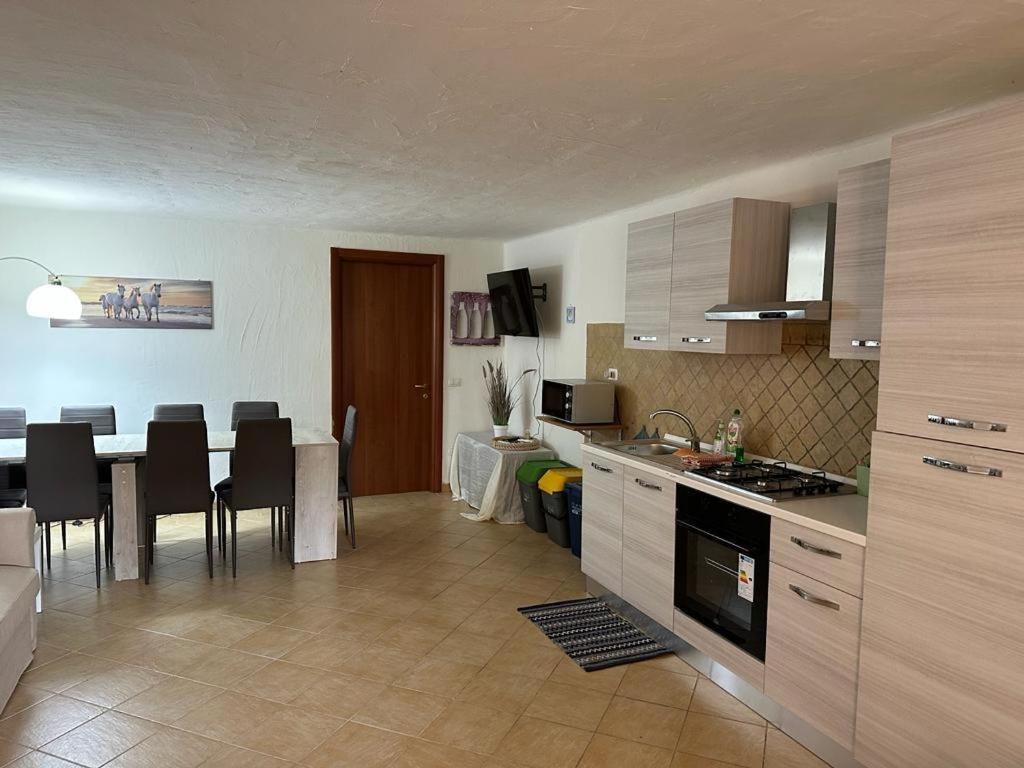 Lightblue-Celeste Central Apartment In Порто Ротондо Екстериор снимка