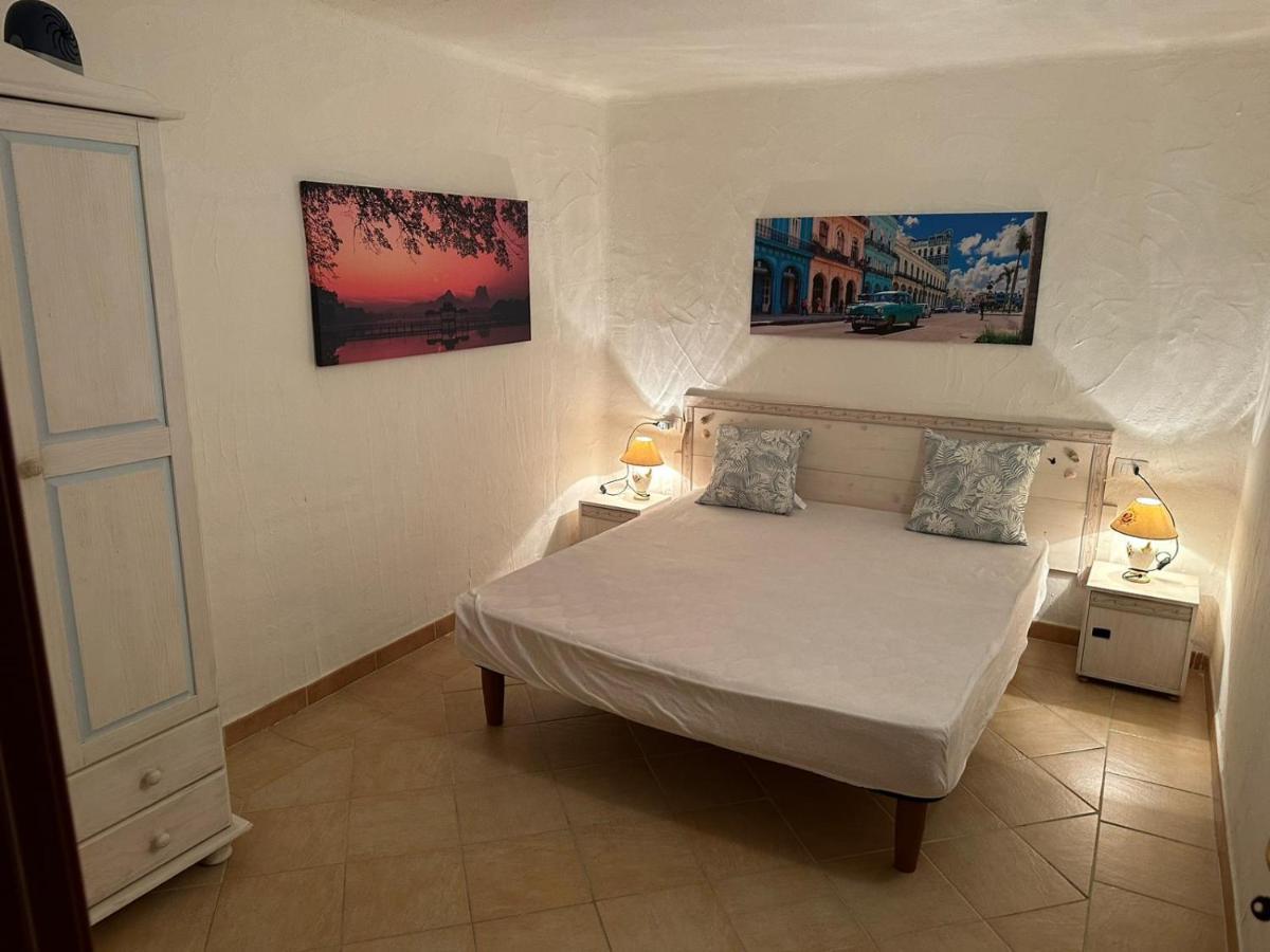 Lightblue-Celeste Central Apartment In Порто Ротондо Екстериор снимка