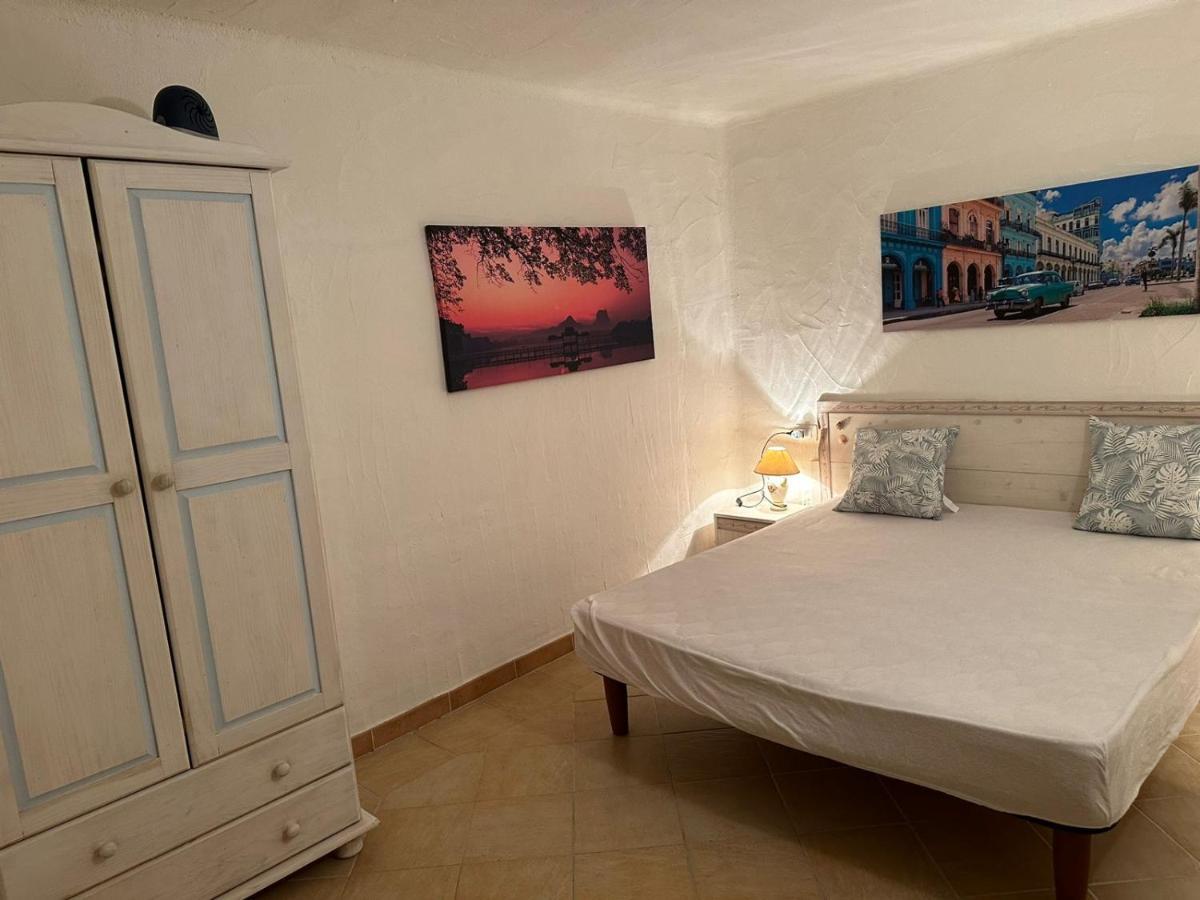 Lightblue-Celeste Central Apartment In Порто Ротондо Екстериор снимка